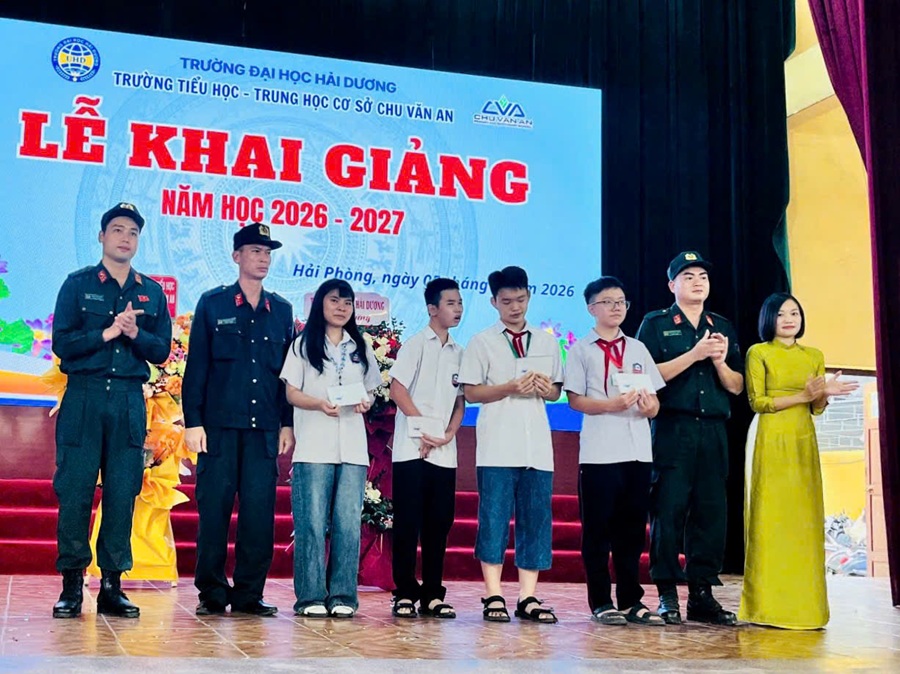 Đội Cảnh sát cơ động (Phòng Cảnh sát cơ động): Đồng hành cùng học sinh Trường THCS Chu Văn An vượt khó, rèn luyện
